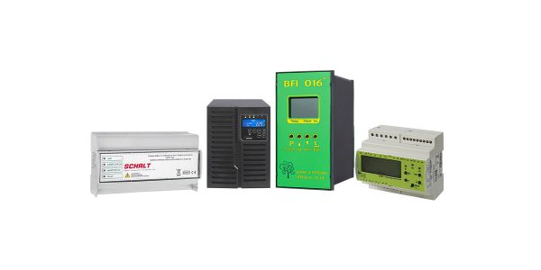 Monitoring relay and UPS