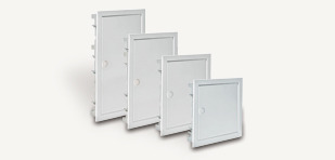Flush distribution enclosures with metallic plain door IP40